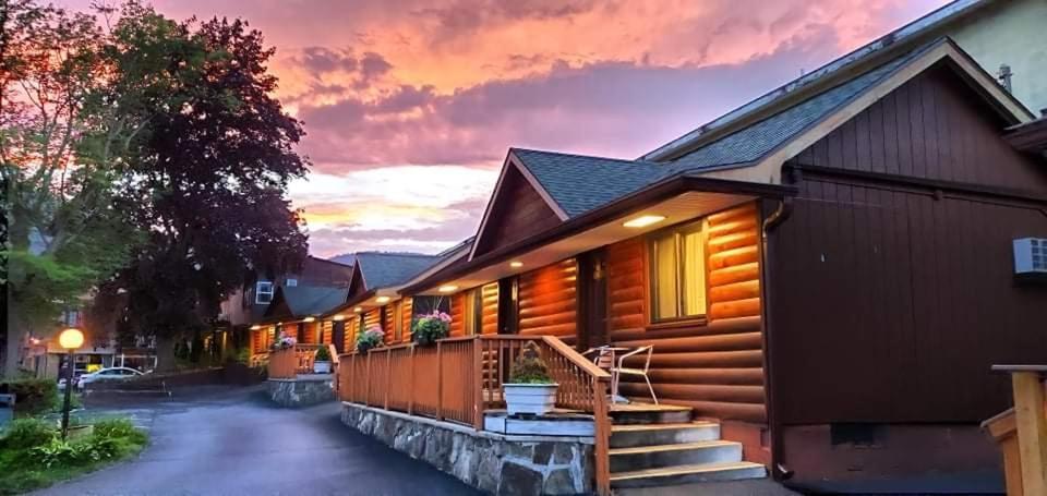 Lake Crest Inn レイク・ジョージ エクステリア 写真