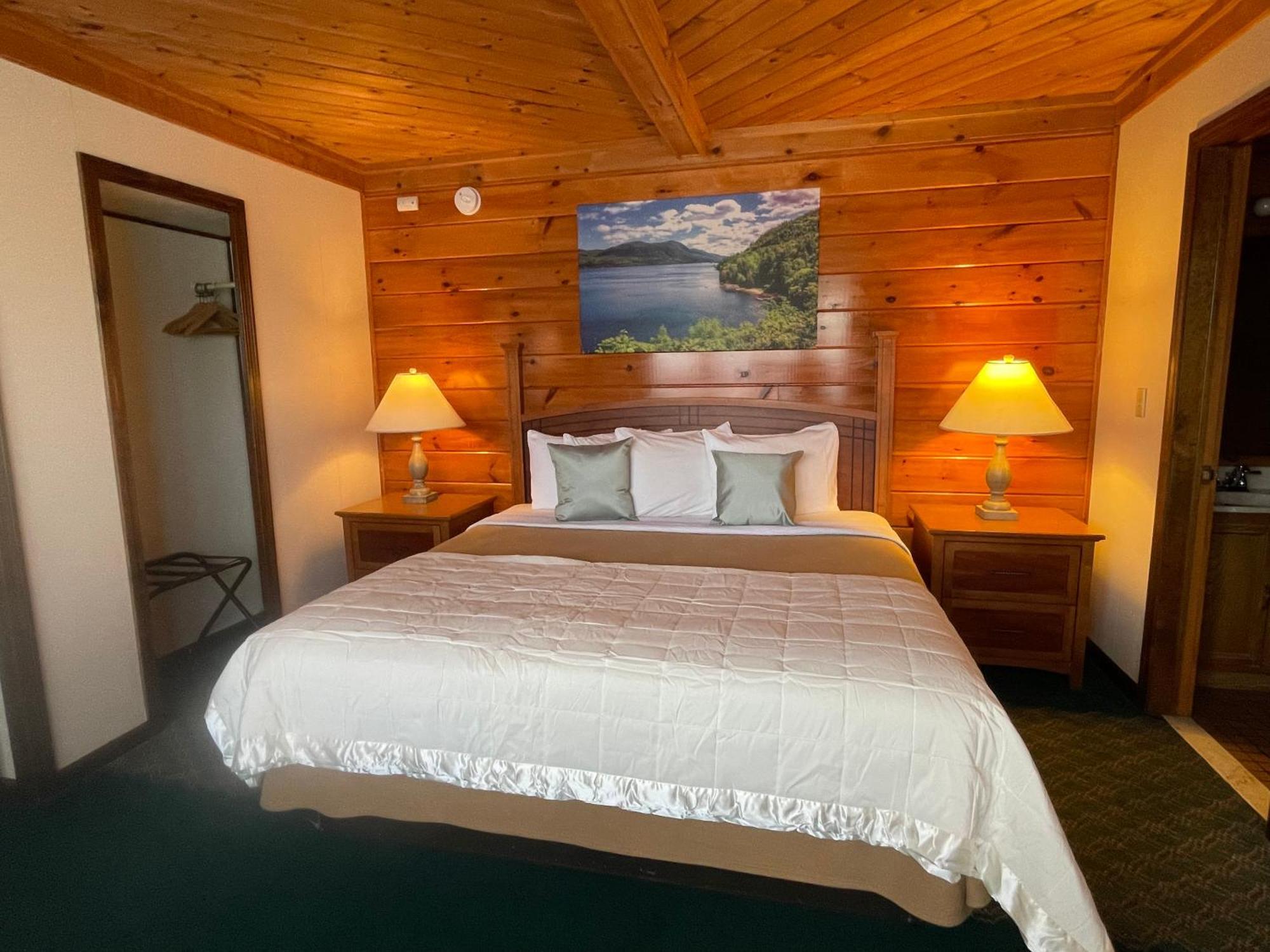 Lake Crest Inn レイク・ジョージ エクステリア 写真
