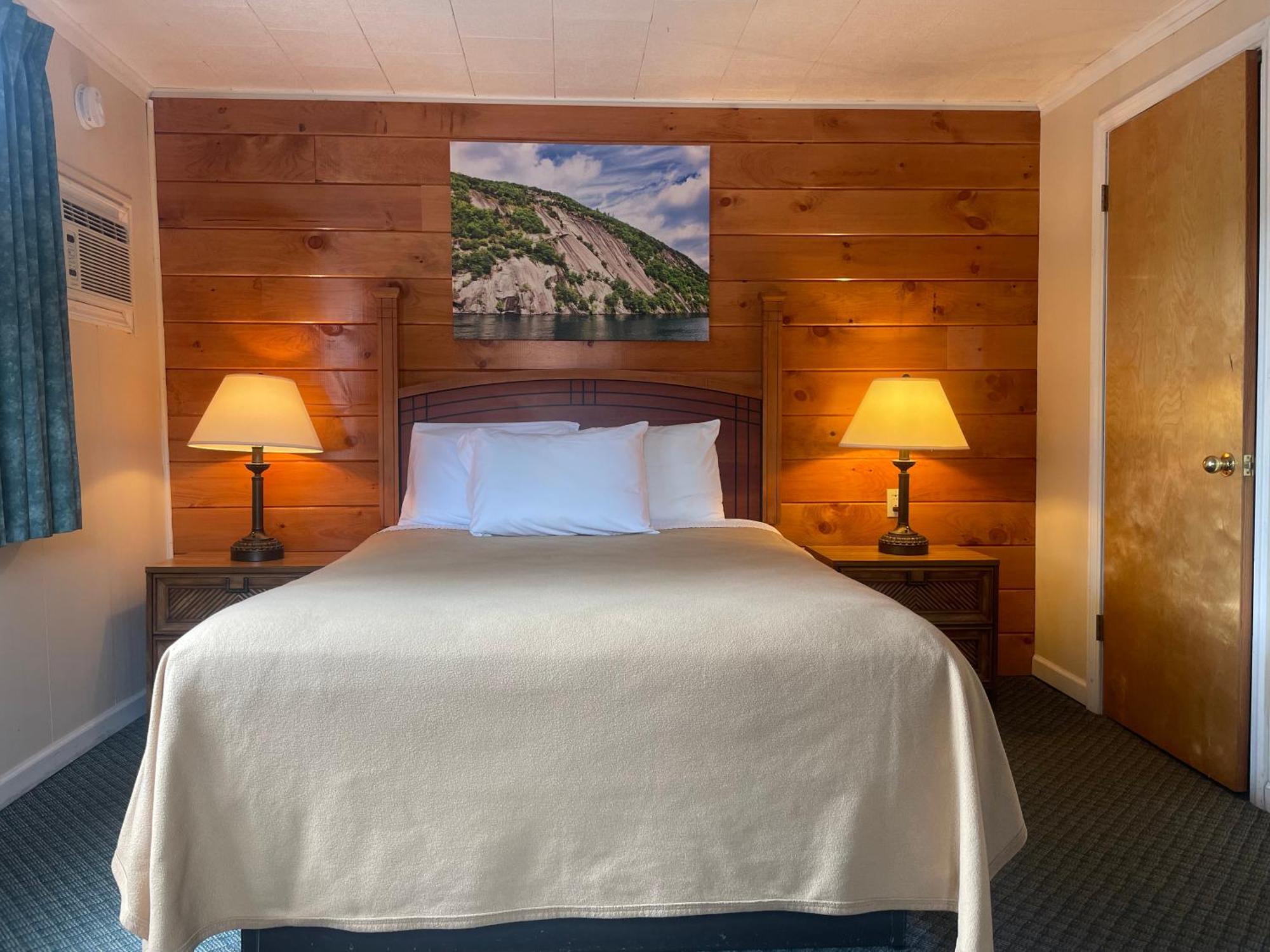 Lake Crest Inn レイク・ジョージ エクステリア 写真