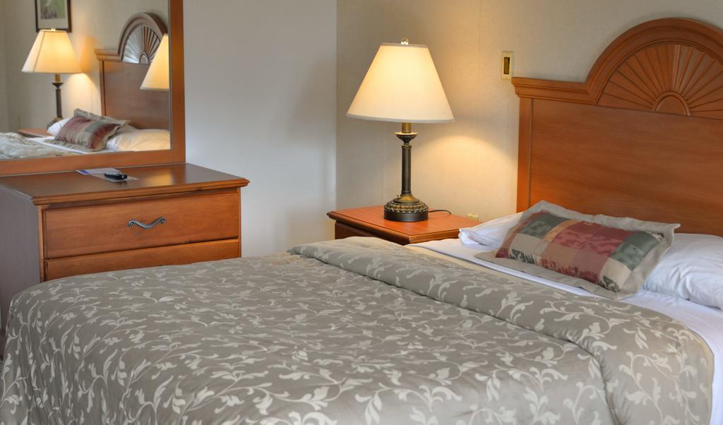 Lake Crest Inn レイク・ジョージ エクステリア 写真