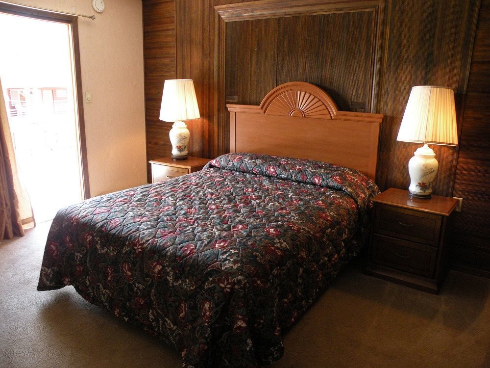 Lake Crest Inn レイク・ジョージ エクステリア 写真