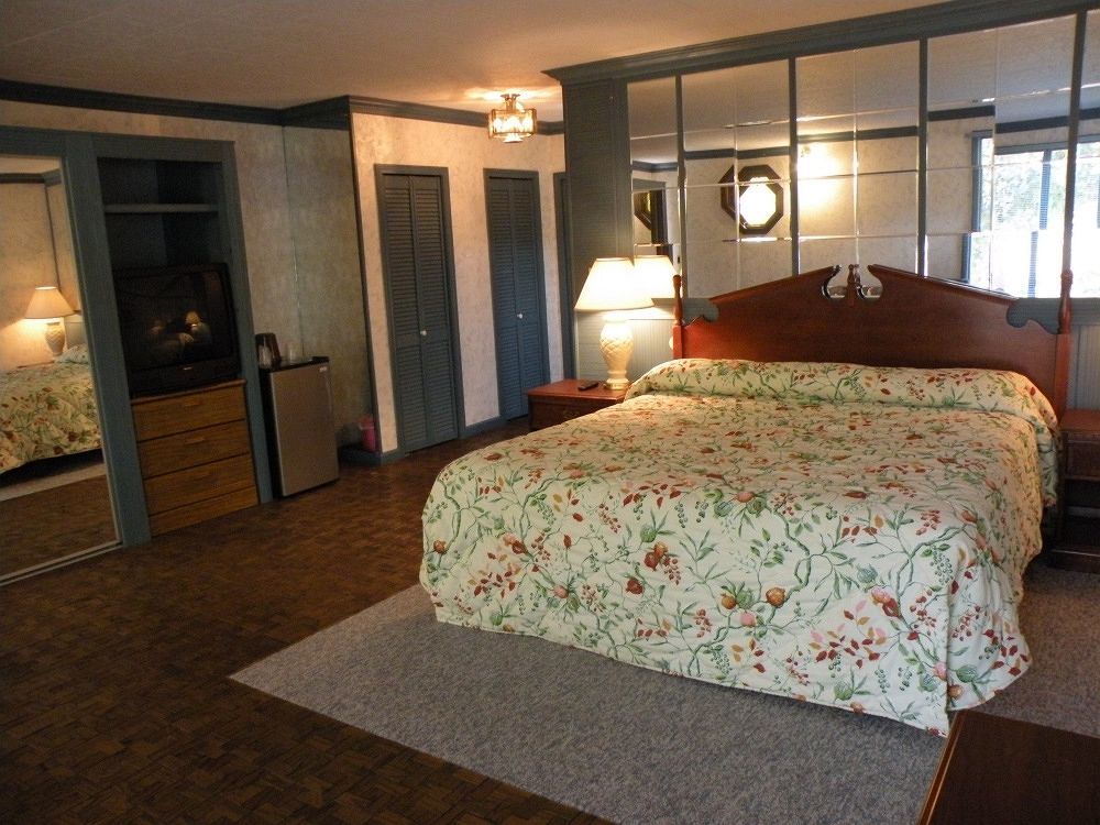 Lake Crest Inn レイク・ジョージ エクステリア 写真
