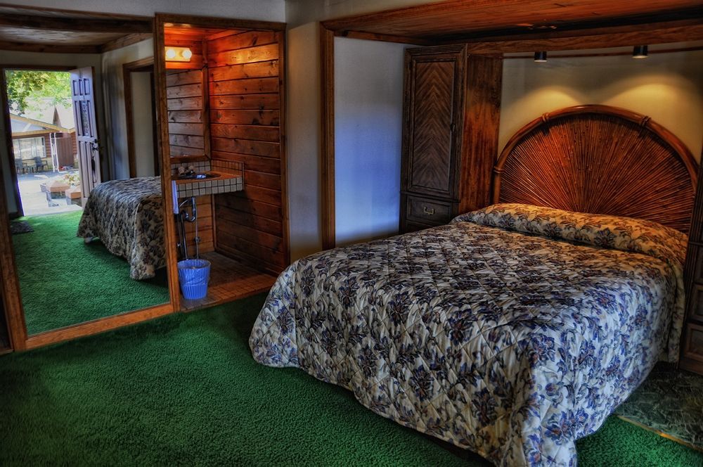 Lake Crest Inn レイク・ジョージ エクステリア 写真