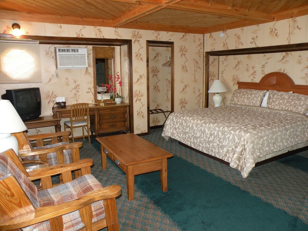 Lake Crest Inn レイク・ジョージ エクステリア 写真