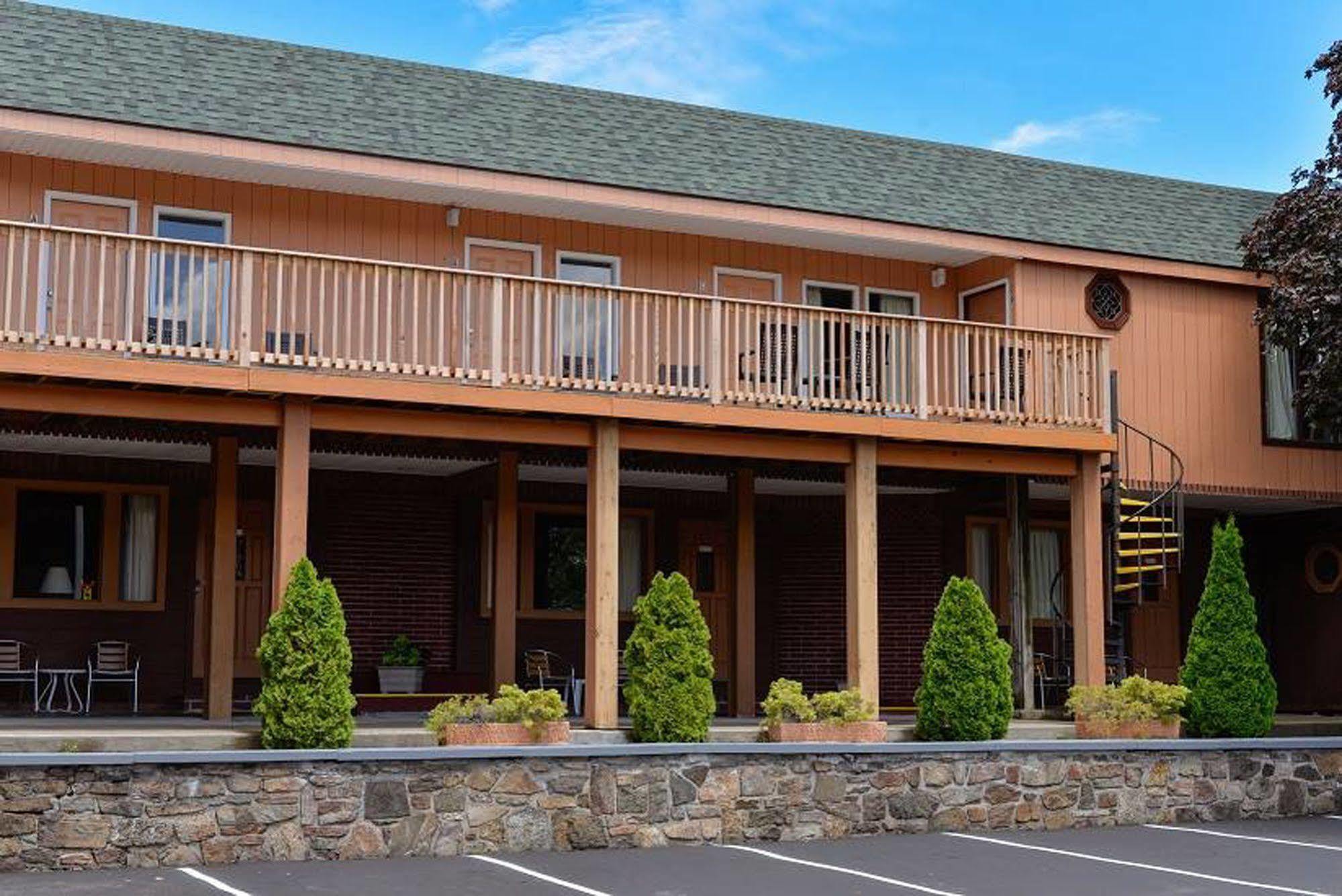 Lake Crest Inn レイク・ジョージ エクステリア 写真