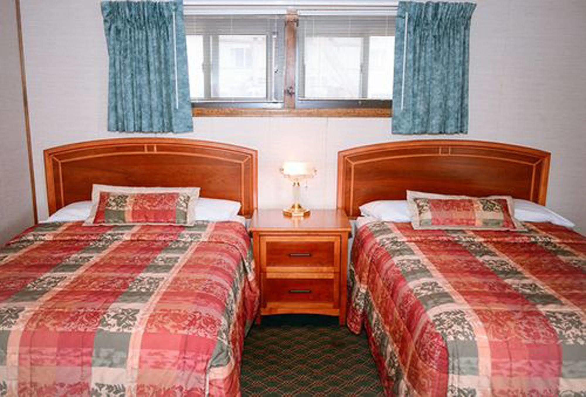 Lake Crest Inn レイク・ジョージ エクステリア 写真
